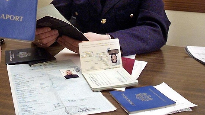 Scoperta una &ldquo;agenzia&rdquo; che riforniva di documenti falsi i Tamil in arrivo a Palermo