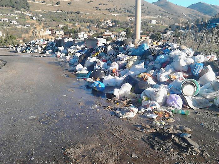 &laquo;Troppi rifiuti in strada, Musumeci firmi decreto per discariche&raquo;