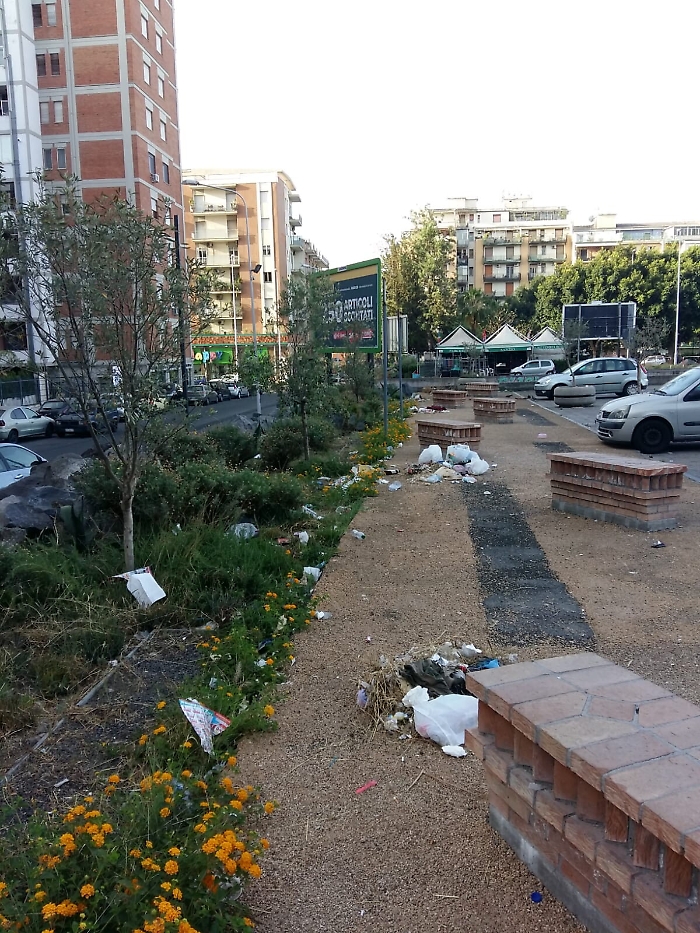 Catania, cattiva gestione nel piazzale Sanzio