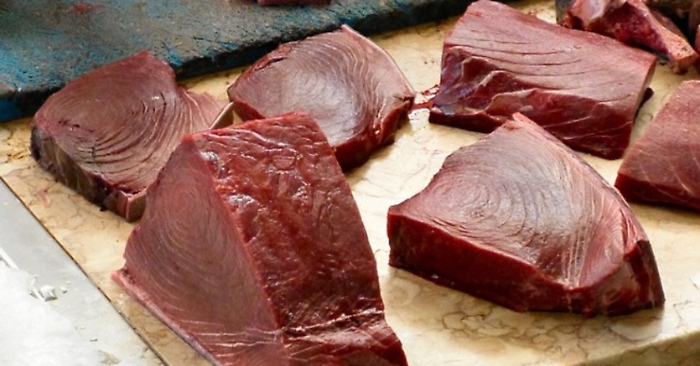 Palermo, tredicenne intossicata da tonno rosso comprato in una bancarella