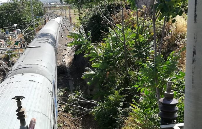Ramo sui binari, gravi ritardi e disagi sulla linea Sr-Ct-Me 