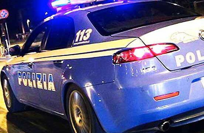Cliente tenta di strangolare prostituta per derubarla: arrestato