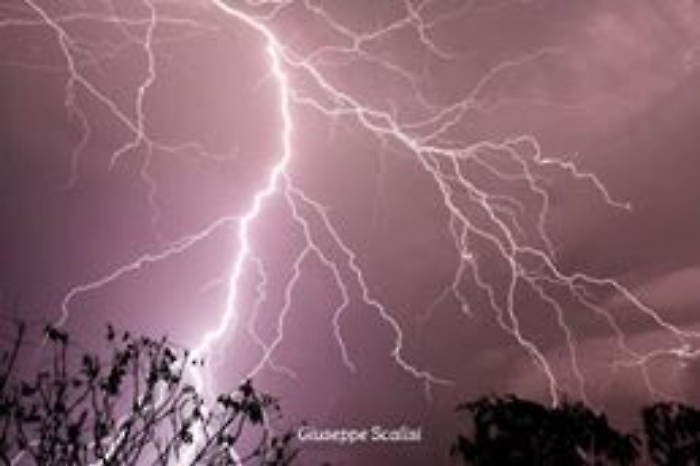 Tempesta di fulmini in Sicilia