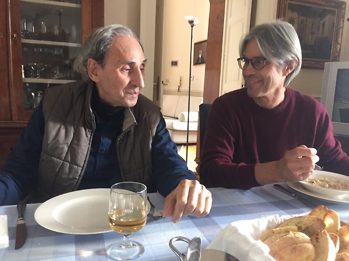 Franco Battiato, la foto social che rassicura i fans dopo voci su malattia