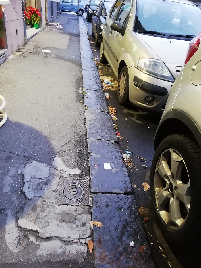 Catania: da mesi la Via Antonino Longo non viene pulita