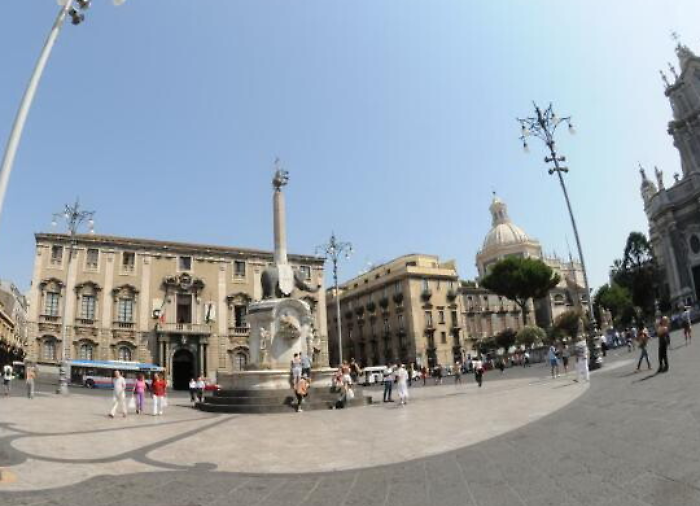 Via libera del Consiglio comunale a fondi per i minori, riqualificazione dei borghi marinari e piano anti‑rumore