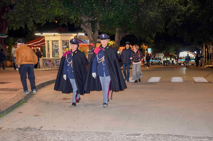 In alta uniforme in via Atenea per tutta la durata del periodo natalizio