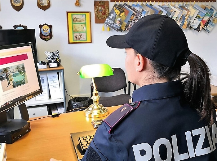 &laquo;Fuck the Police&raquo; sui social network, due palermitani nei guai