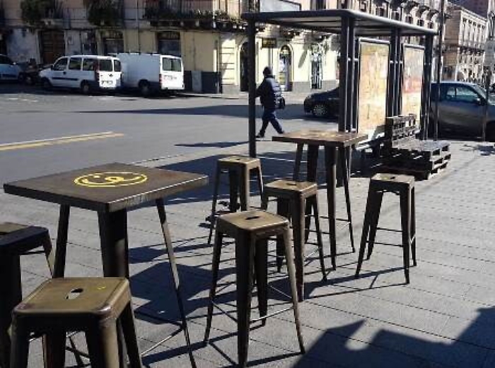 Occupazione abusiva di suolo pubblico, multe e denunce a Catania