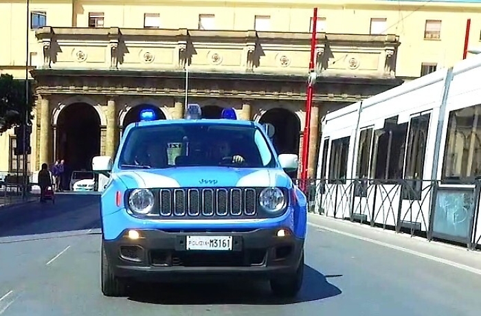 Sassi contro bus e tram, 7 ragazzini individuati a Palermo