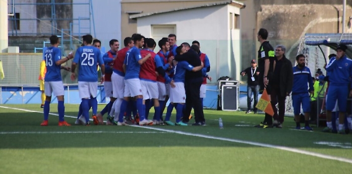 Calcio, il Siracusa respira dopo vittoria su Viterbese: salvezza pi&ugrave; vicina