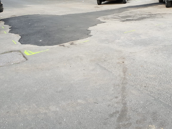 Catania: manto stradale rattoppato malamente tra le vie Sturzo e Rizzo