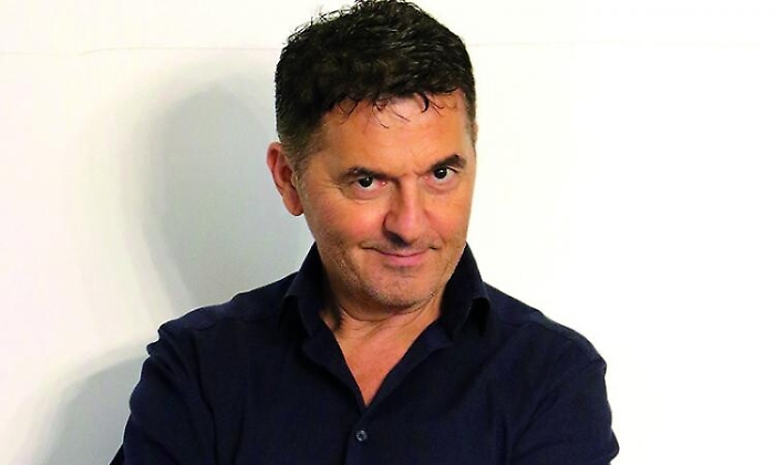 "Pi&ugrave; bella cosa non c'&egrave;", Teo Mammuccari &egrave; un treno