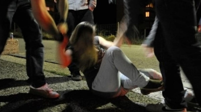 Shock a Catania, violentata in auto dal "branco" e filmata: fermati tre ventenni