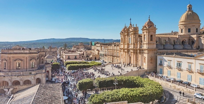 Mostre, concerti, opere liriche e l'immancabile Infiorata a "Noto citt&agrave; d'Arte"