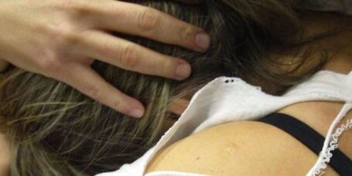 Milazzo, troppe "attenzioni" da parte della bidella: una docente la denuncia