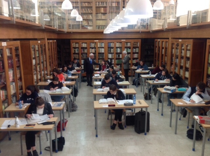 Gela, atleti di greco antico in gara per tradurre i versi di Eschilo