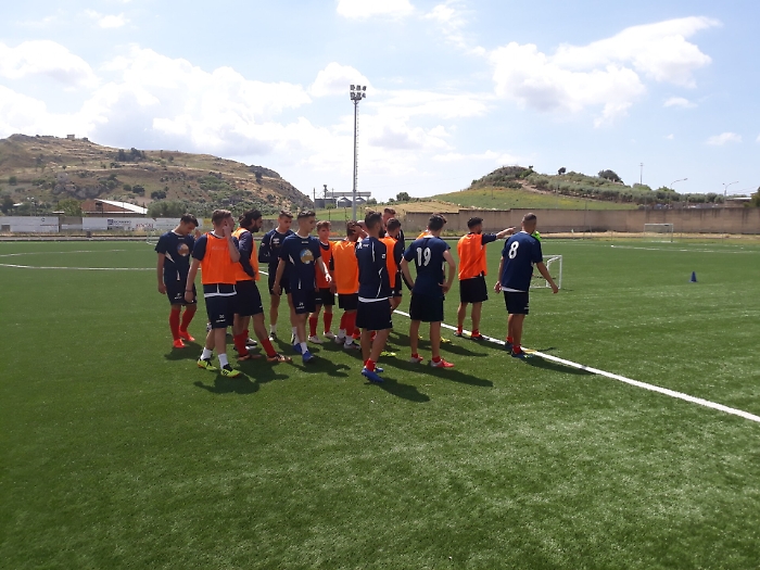 Calcio, finale playoff per la serie D: Biancavilla si colora di biancorosso