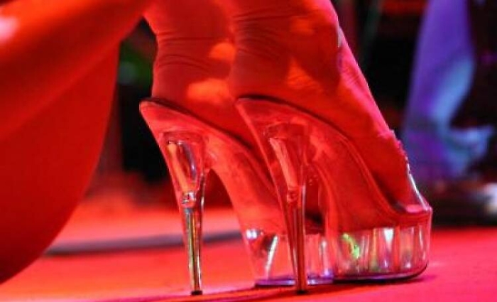 Caltanissetta, giovane cinese irregolare si prostituiva in casa a "luci rosse"