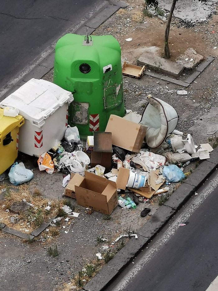 Catania: spazzatura non raccolta.