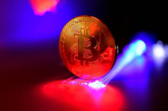 Dombrovskis,allerta su criptovalute siano chiare e frequenti