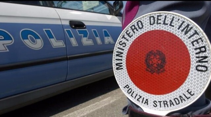 Lunghe code su A29, quattro auto coinvolte in incidente: un ferito