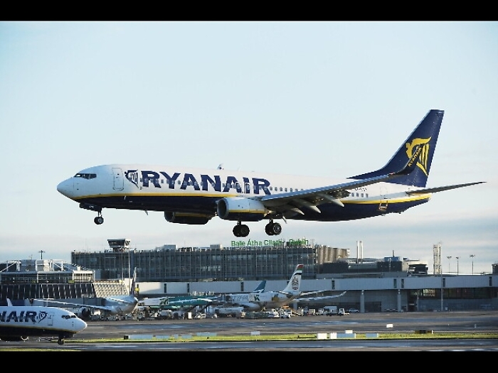 Ryanair offre aumento stipendi a piloti