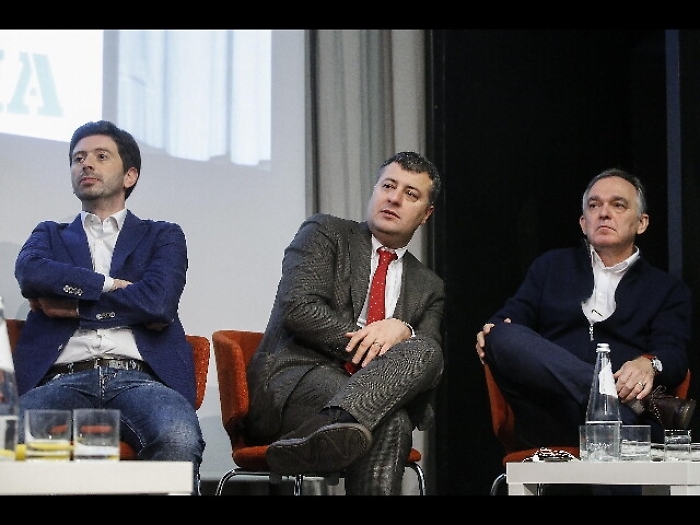 Mdp in piazza per garanzie articolo 18