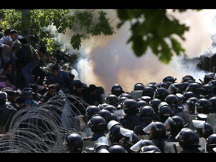 Armenia: proteste dell'opposizione