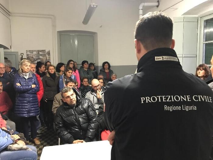 Si cerca persona lungo torrente a Genova