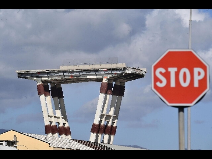 Ponte, via a operazioni cantiere