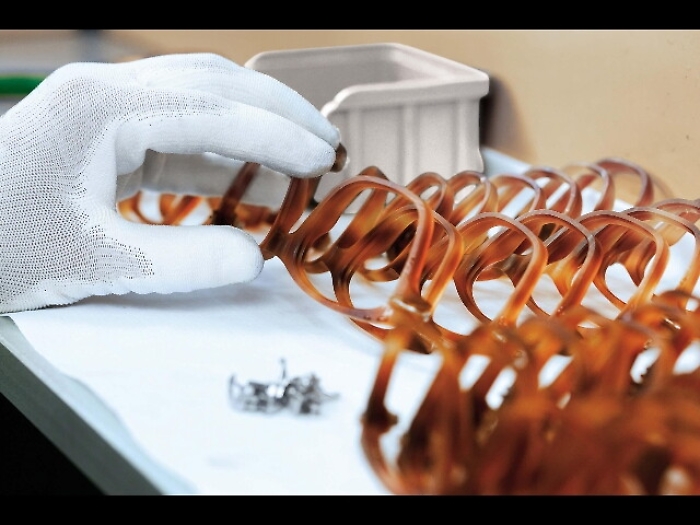 EssilorLuxottica scivola in Borsa, -2,6%