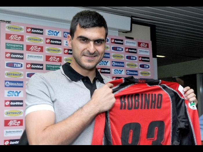 Rubinho torna al Genoa "per il gruppo"