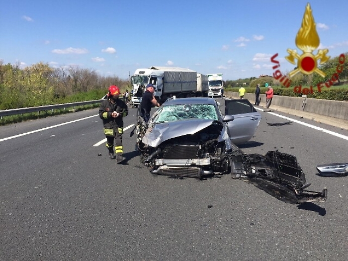 Incidente pullman bimbi in gita,6 feriti