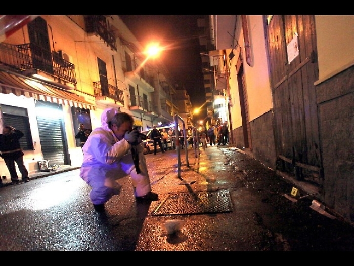 Incendia bar per lavoro negato,arrestato