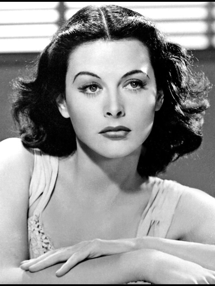 Hedy Lamarr, star che invent&ograve; wireless