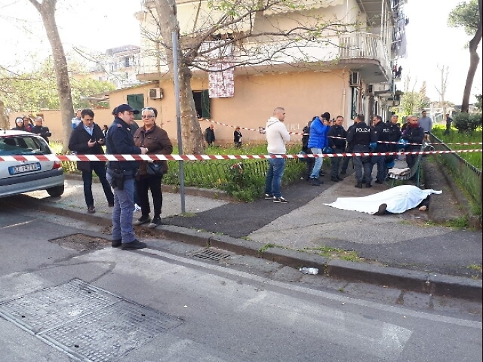 Napoli: un morto ed un ferito in agguato