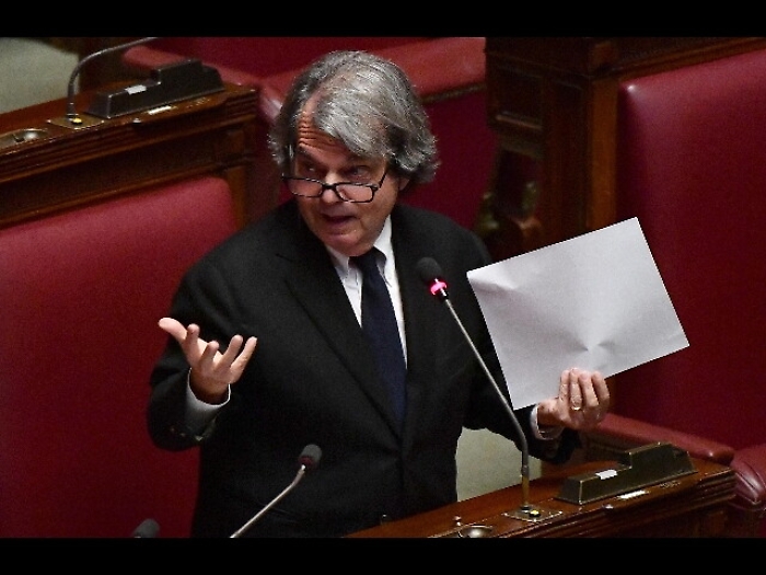 FI, Renzi irresponsabile su spread