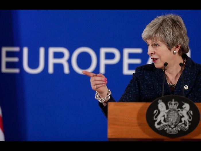 Brexit: May riunisce il governo