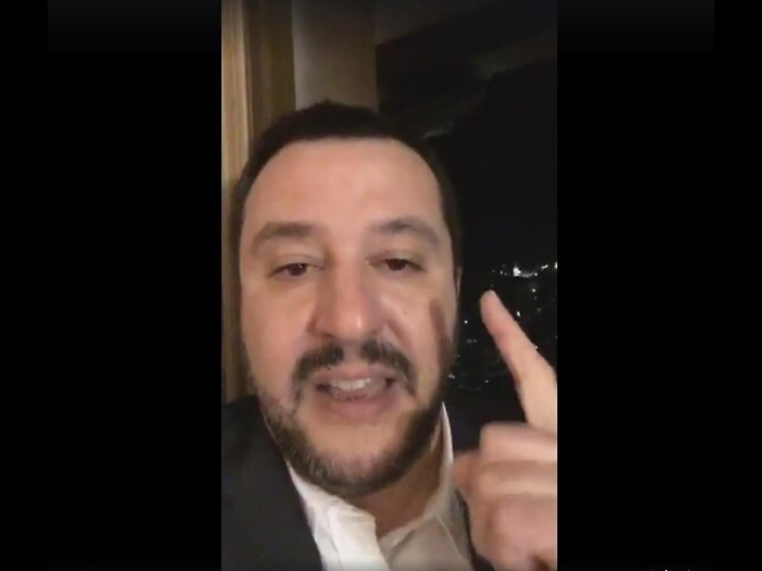 Famiglie gay: Salvini, no ad adozioni