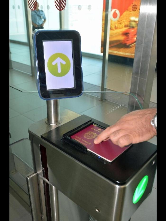 In 500 mila via da Italia in anni crisi