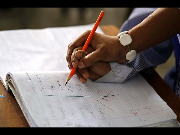 Pakistan, prima scuola per transgender