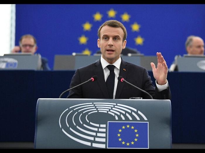 Macron, rischio guerra civile europea