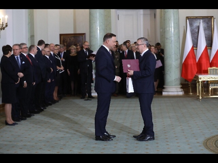 Polonia: via ministri Esteri e Difesa