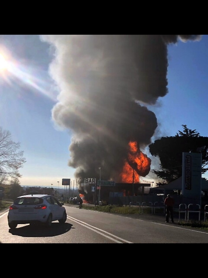 A Rieti camere ardente per pompiere