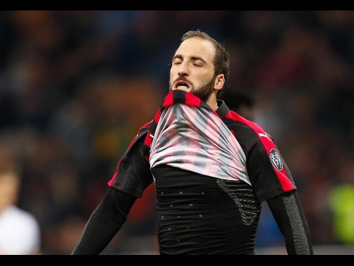 Milan senza Higuain contro il Betis