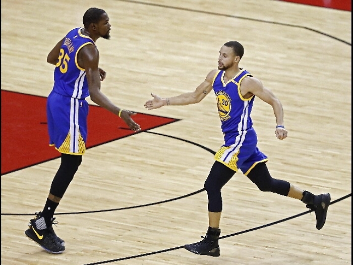 Nba: Golden State passa a Charlotte