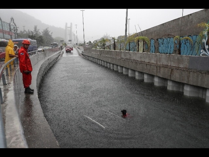 Brasile: 3 morti per maltempo a Rio