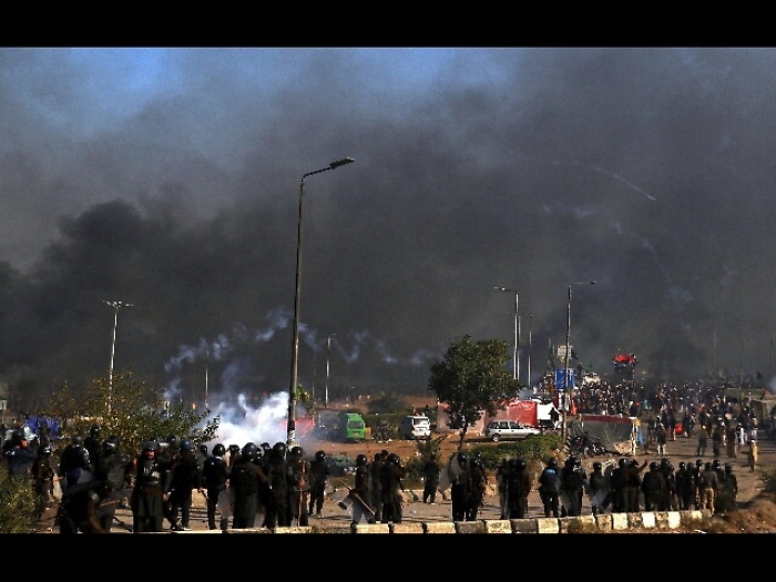 Pakistan: proteste antigoverno, scontri