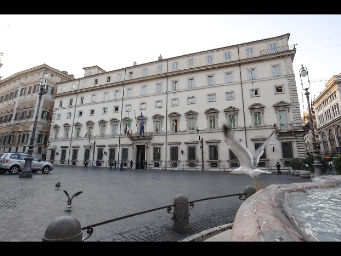 Principi informatori, Coni 'chiarisca'